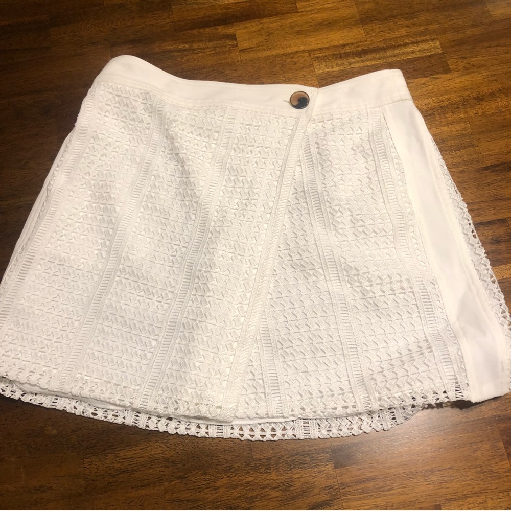 NWT $375 DEREK LAM 10 CROSBY Optic White Mini Eyelet Skirt in size 4!